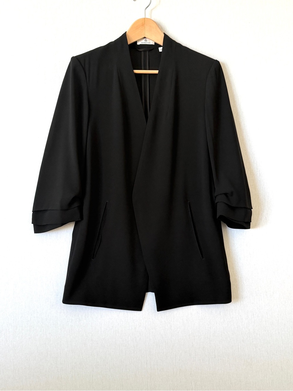 Aritzia Babaton New Power Blazer in Black Size 4